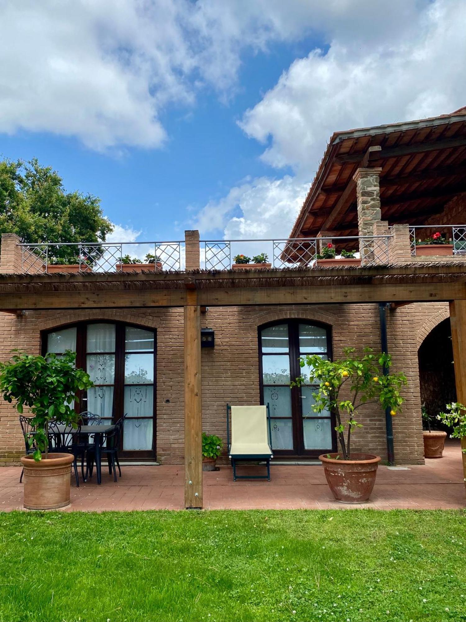 Gasthaus Fattoria Cirene Follonica Exterior foto