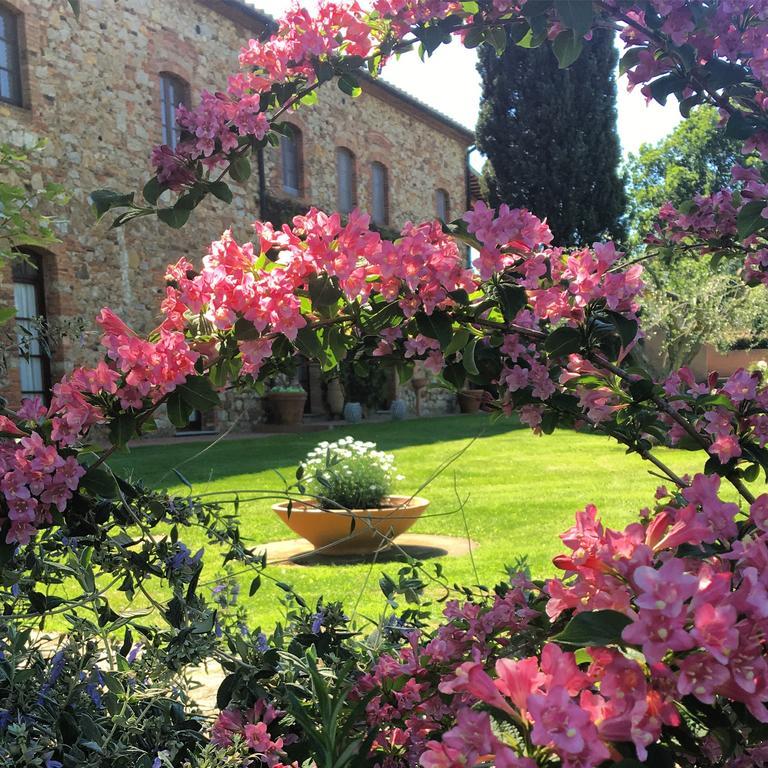 Gasthaus Fattoria Cirene Follonica Exterior foto
